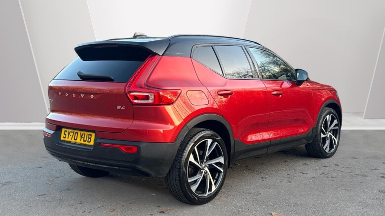 Volvo Xc40 2.0 B4P R DESIGN Pro 5dr Auto Petrol Estate